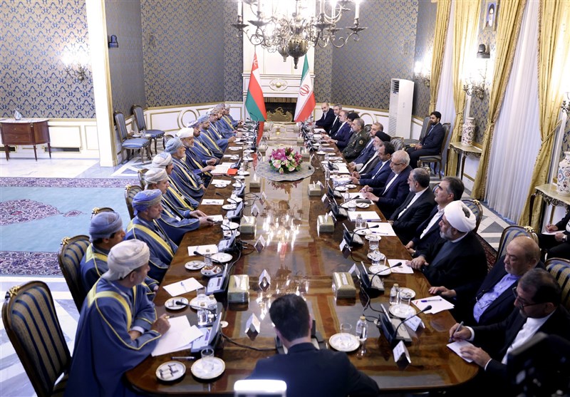 رئیسی: روابط ایران و عمان از مرحله تجاری به سرمایه‌گذاری ارتقا یافته است,